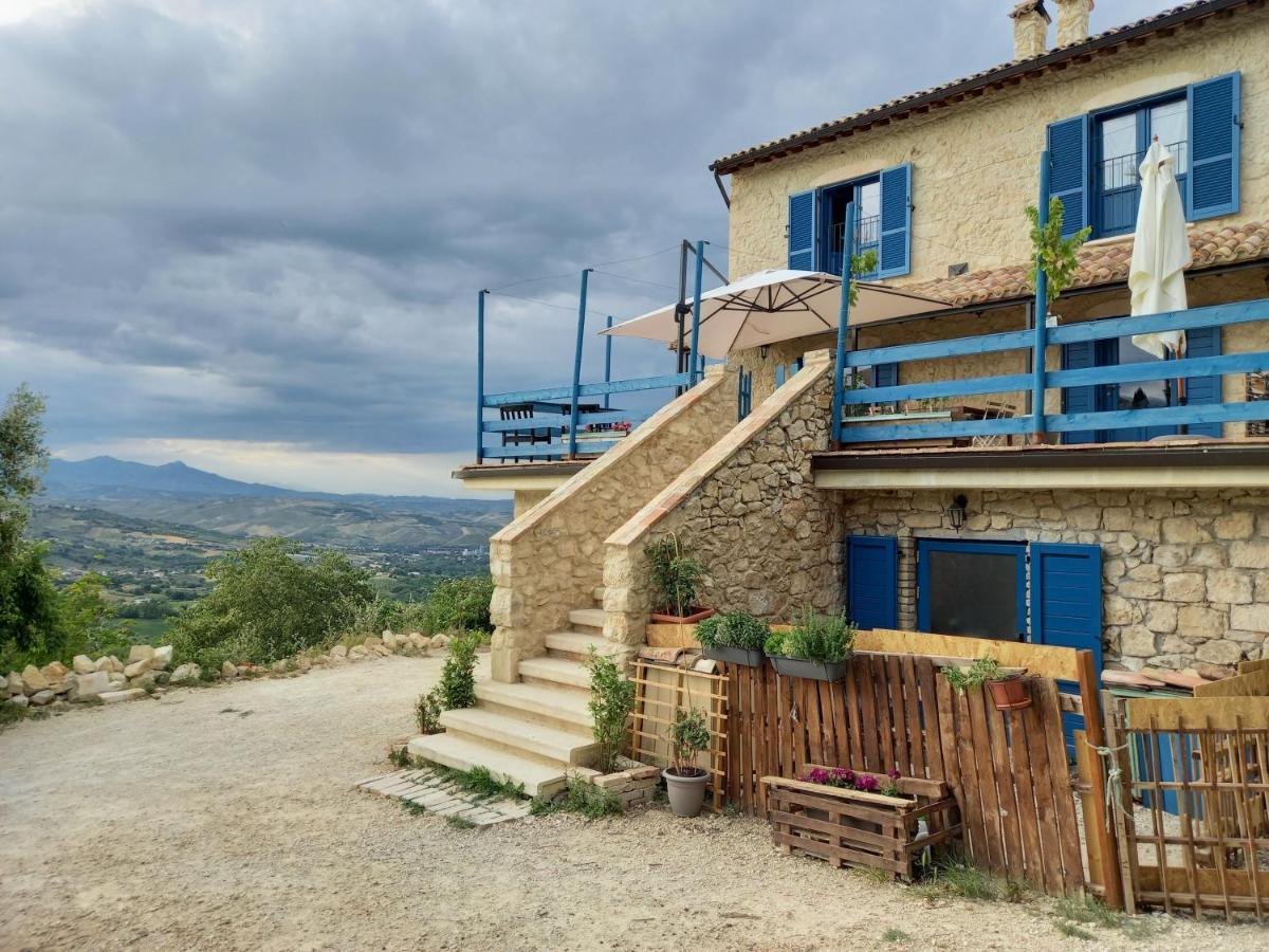 La Casa Dalle Finestre Blu Abbateggio Eksteriør bilde