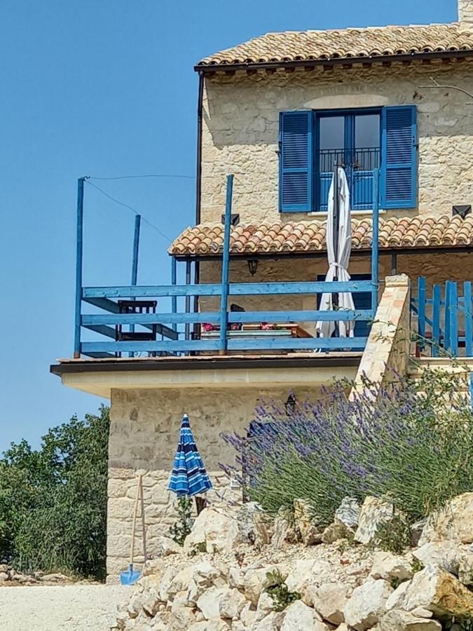 La Casa Dalle Finestre Blu Abbateggio Eksteriør bilde