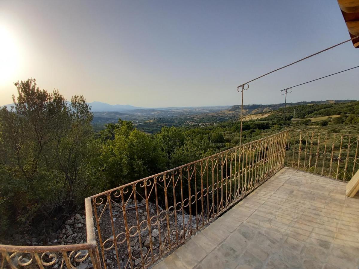 La Casa Dalle Finestre Blu Abbateggio Eksteriør bilde