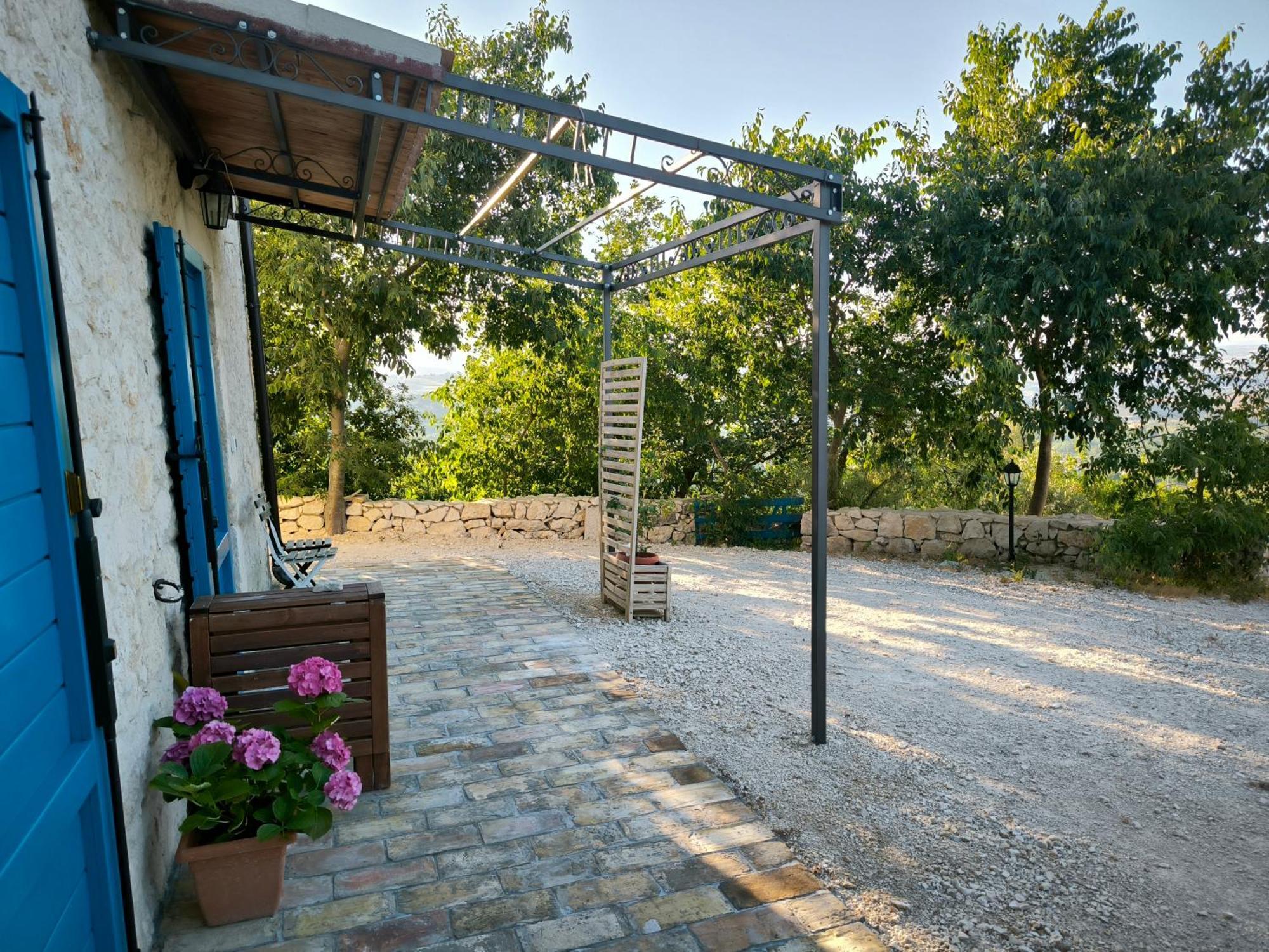 La Casa Dalle Finestre Blu Abbateggio Eksteriør bilde